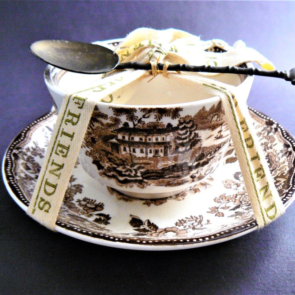 VINTAGE ALFRED MEAKIN CUP, SAUSER, AND SPOON SET UNUSED